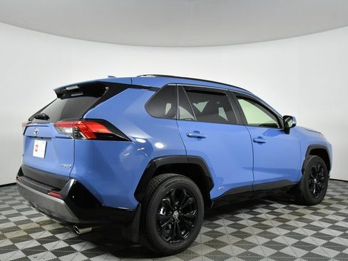 Used 2025 Toyota RAV4 SE image 10