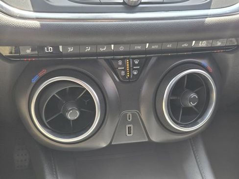 Used 2022 Chevrolet Blazer LT FWD image 24