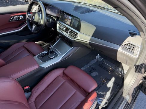 Used 2022 BMW 330i xDrive Sedan w/ M Sport Package image 32