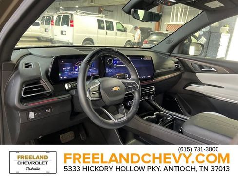 Used 2024 Chevrolet Traverse RS image 12