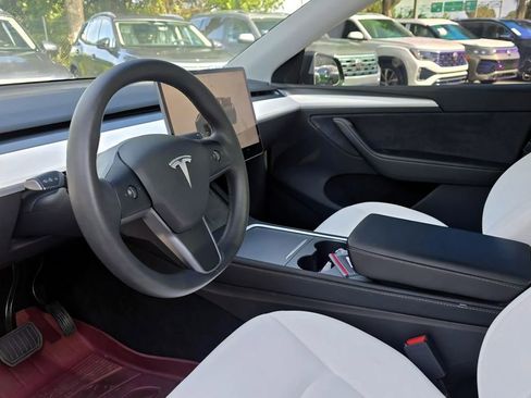 Used 2023 Tesla Model Y Long Range AWD/4WD image 16
