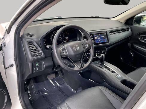 Used 2019 Honda HR-V Touring image 18