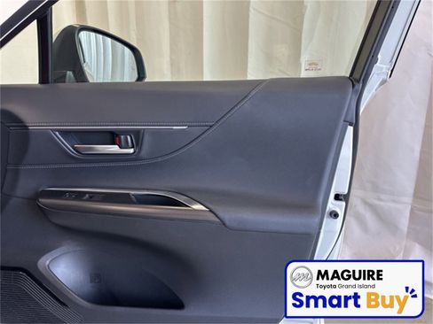 Used 2021 Toyota Venza Limited w/ Advanced Technology Package image 18