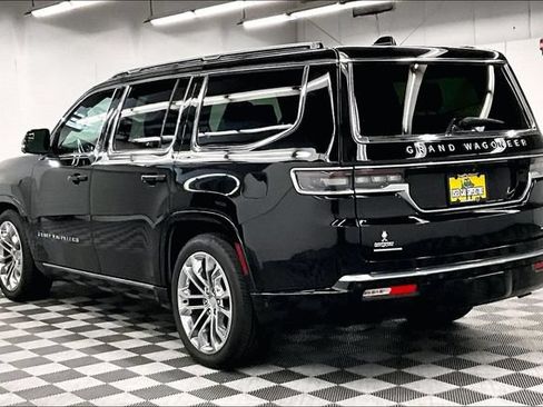 Used 2023 Jeep Grand Wagoneer Series II w/ Flexible Seating Group AWD/4WD image 2