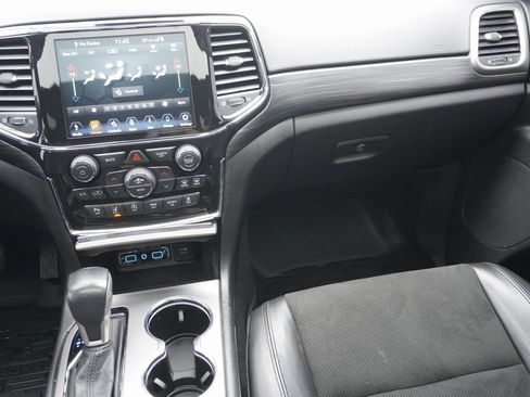 Used 2022 Jeep Grand Cherokee Laredo X image 27