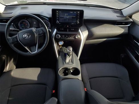 Used 2022 Toyota Venza LE image 15