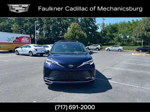 Used 2023 Toyota Sienna Platinum AWD/4WD image 13