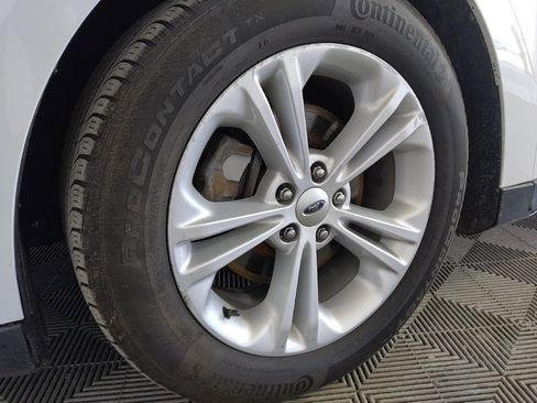 Used 2018 Ford Taurus SE image 31