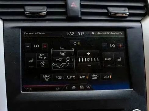 Used 2016 Ford Fusion SE w/ Equipment Group 502A FWD image 36