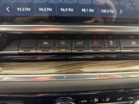 Used 2025 GMC Sierra 1500 Elevation image 39