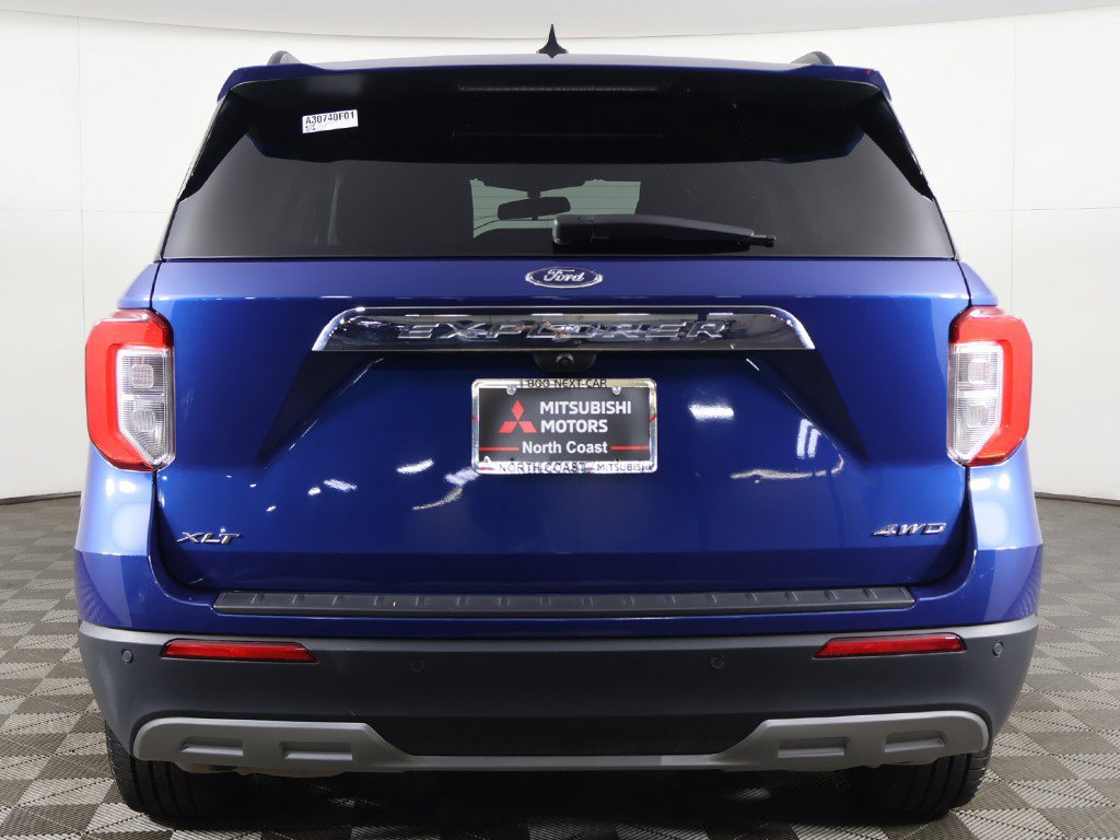 Used 2023 Ford Explorer XLT w/ Equipment Group 202A AWD/4WD image 12
