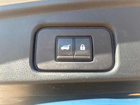 Used 2022 Nissan Pathfinder Platinum w/ Cargo Package image 33