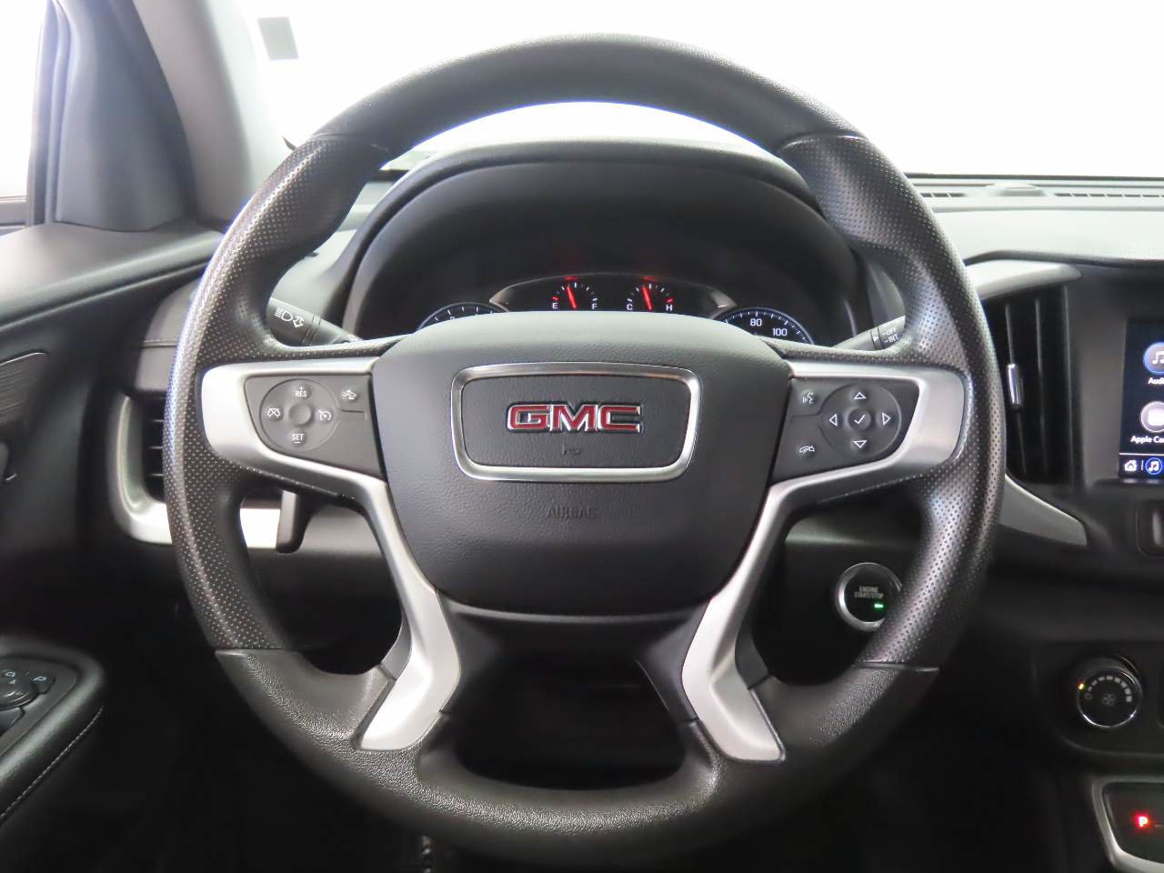 Used 2024 GMC Terrain SLE FWD image 10