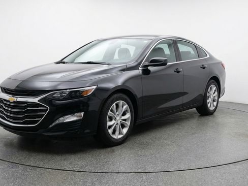 Used 2024 Chevrolet Malibu LT image 3