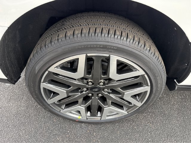 New 2026 Ford Expedition Max Platinum w/ Platinum Ultimate Package AWD/4WD image 17