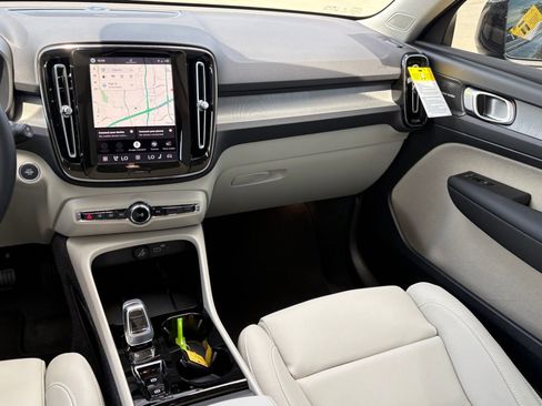 New 2026 Volvo XC40 B5 Ultra w/ Climate Package image 13