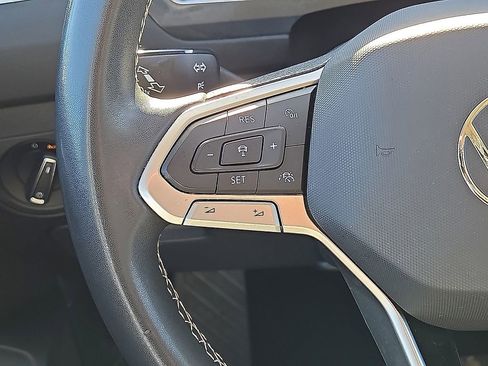 Used 2023 Volkswagen Tiguan SE image 18