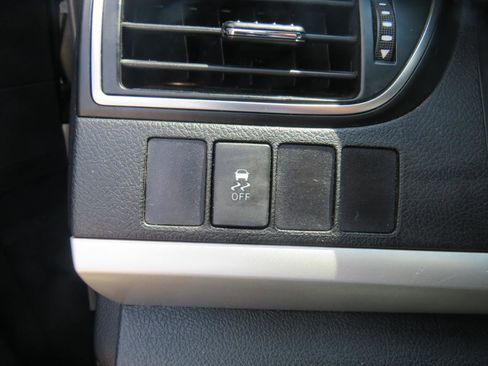Used 2015 Toyota Camry SE FWD image 14
