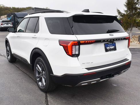 New 2026 Ford Explorer Active AWD/4WD image 3