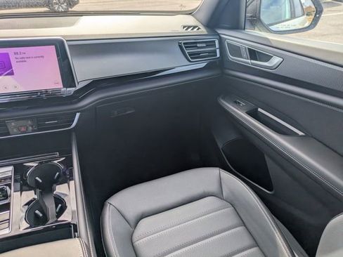 New 2026 Volkswagen Atlas Cross Sport SEL R-Line image 19