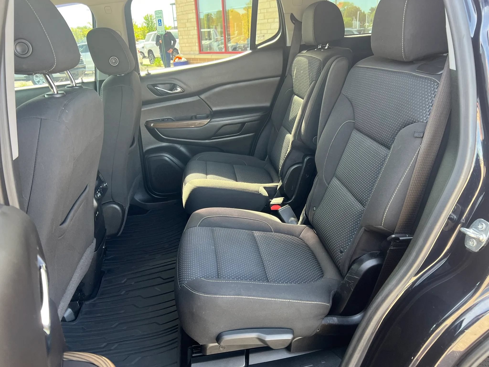 Used 2022 GMC Acadia SLE AWD/4WD image 9