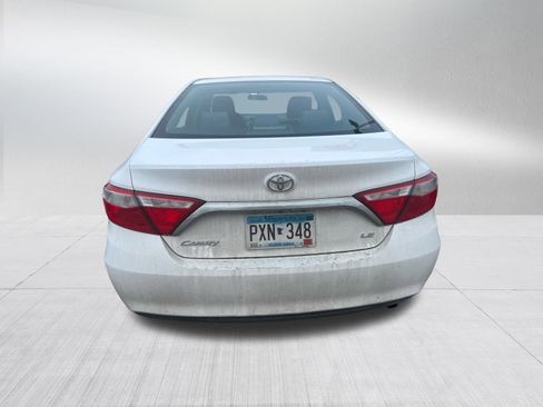Used 2015 Toyota Camry LE image 5