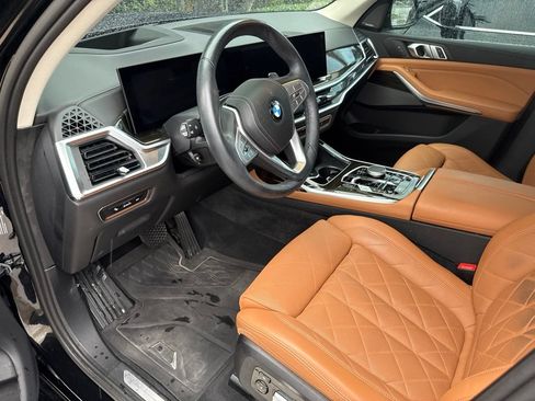 Used 2025 BMW X7 xDrive40i AWD/4WD image 3