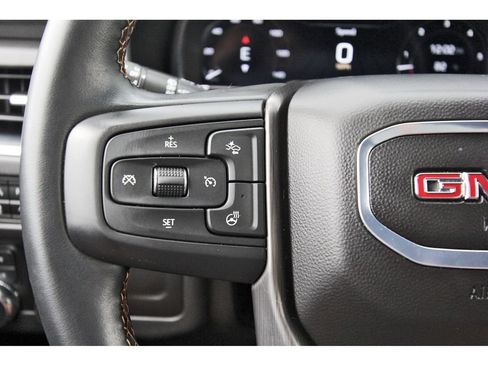 Used 2024 GMC Yukon XL AT4 w/ AT4 Premium Package AWD/4WD image 16