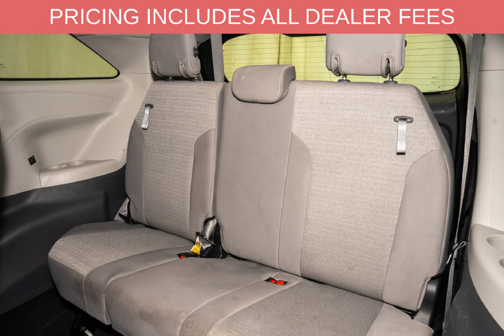Used 2024 Toyota Sienna LE FWD image 9