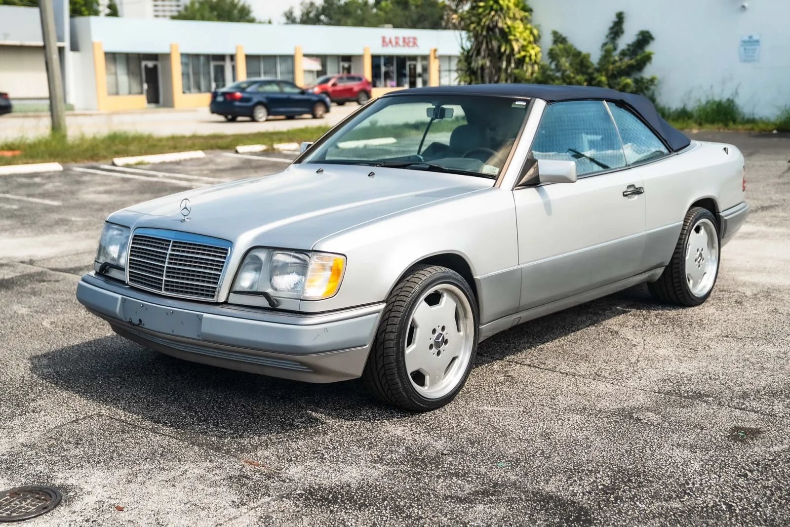 Used 1995 Mercedes-Benz E 320 Convertible image 3