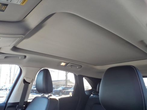 Used 2022 Ford Escape SEL image 19