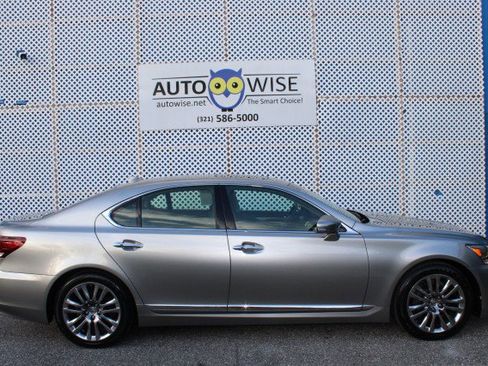 Used 2017 Lexus LS 460 image 2