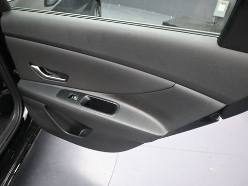 Used 2025 Hyundai Elantra Limited w/ Cargo Package FWD image 35