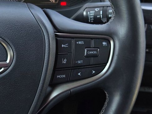 Used 2022 Lexus UX 200 w/ Accessory Package (Z2) FWD image 22