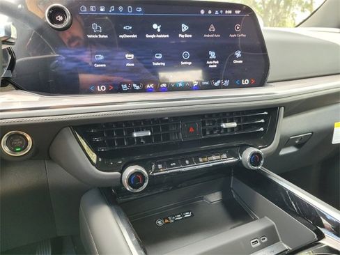 New 2025 Chevrolet Suburban Premier w/ Sun And Tow Package image 23