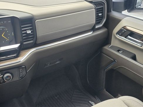 Used 2024 Chevrolet Silverado 2500 LT AWD/4WD image 16