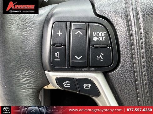 Used 2015 Toyota Highlander Limited Platinum image 26