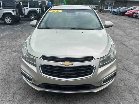 Used 2016 Chevrolet Cruze LT FWD image 3