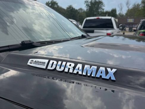 Used 2018 GMC Sierra 3500 Denali w/ Duramax Plus Package AWD/4WD image 10
