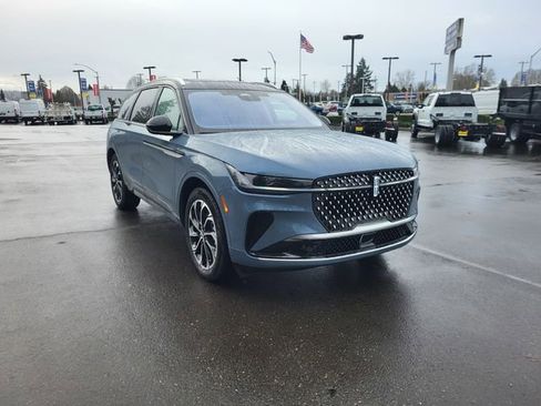 New 2026 Lincoln Nautilus Reserve image 9