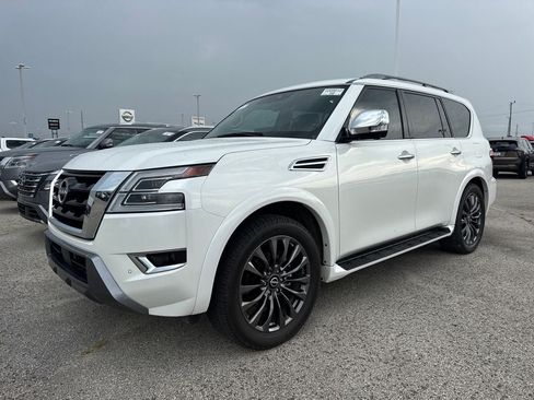 Used 2023 Nissan Armada Platinum w/ Captain's Chairs Package RWD image 1