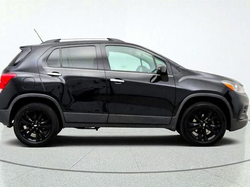 Used 2019 Chevrolet Trax LT w/ Redline Edition AWD/4WD image 4