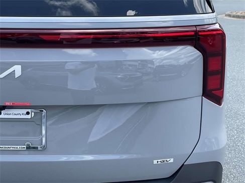 New 2026 Kia Carnival EX image 11