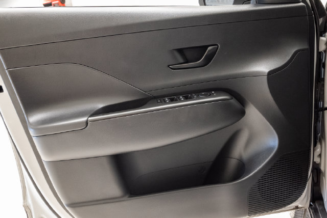 Used 2025 Hyundai Kona SEL AWD/4WD image 8
