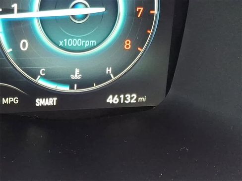 Used 2021 Hyundai Santa Fe Limited image 22