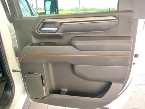 Used 2025 GMC Sierra 2500 AT4 AWD/4WD image 24