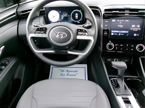 Used 2023 Hyundai Santa Cruz SEL w/ Activity Package AWD/4WD image 11