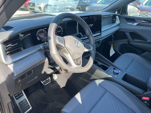 New 2026 Volkswagen Tiguan SE R-Line AWD/4WD image 12