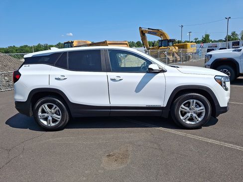 Certified 2024 GMC Terrain SLE FWD image 7
