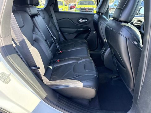 Used 2023 Jeep Cherokee Altitude Lux image 26